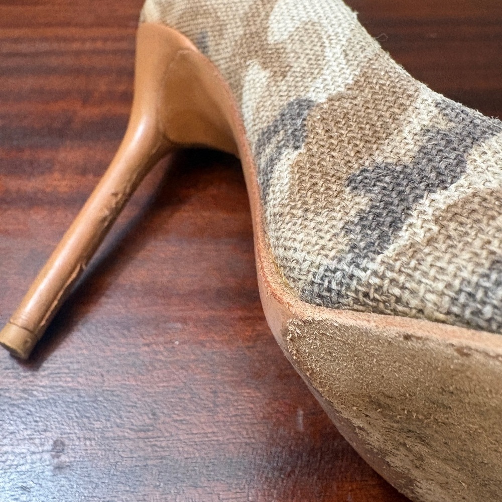 Stuart Weitzman Camouflage Print Heels - Picture 4 of 5